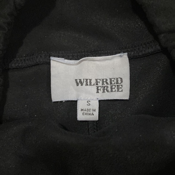 ⭐️Aritzia⭐️vegan suede Daria leggings❤️ - Picture 13 of 14